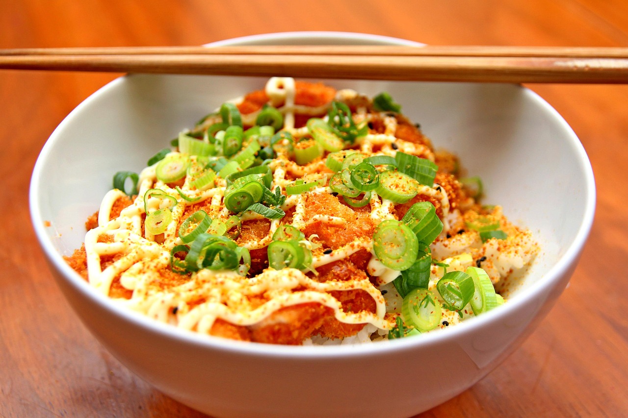 探索日本食玩文化，小伶玩具与泡面的奇妙组合