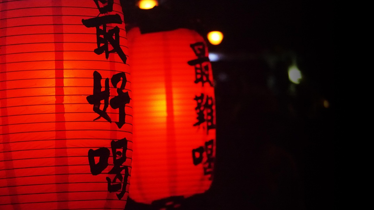 电影小镇夜市，美食的光影盛宴