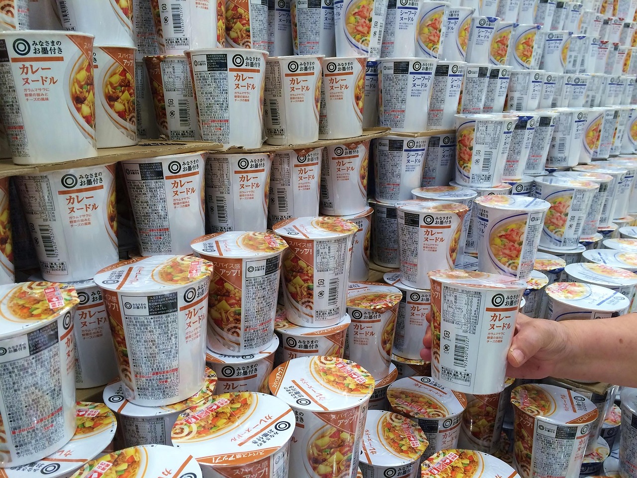 豚骨拉面泡面，图片与现实的美味对话
